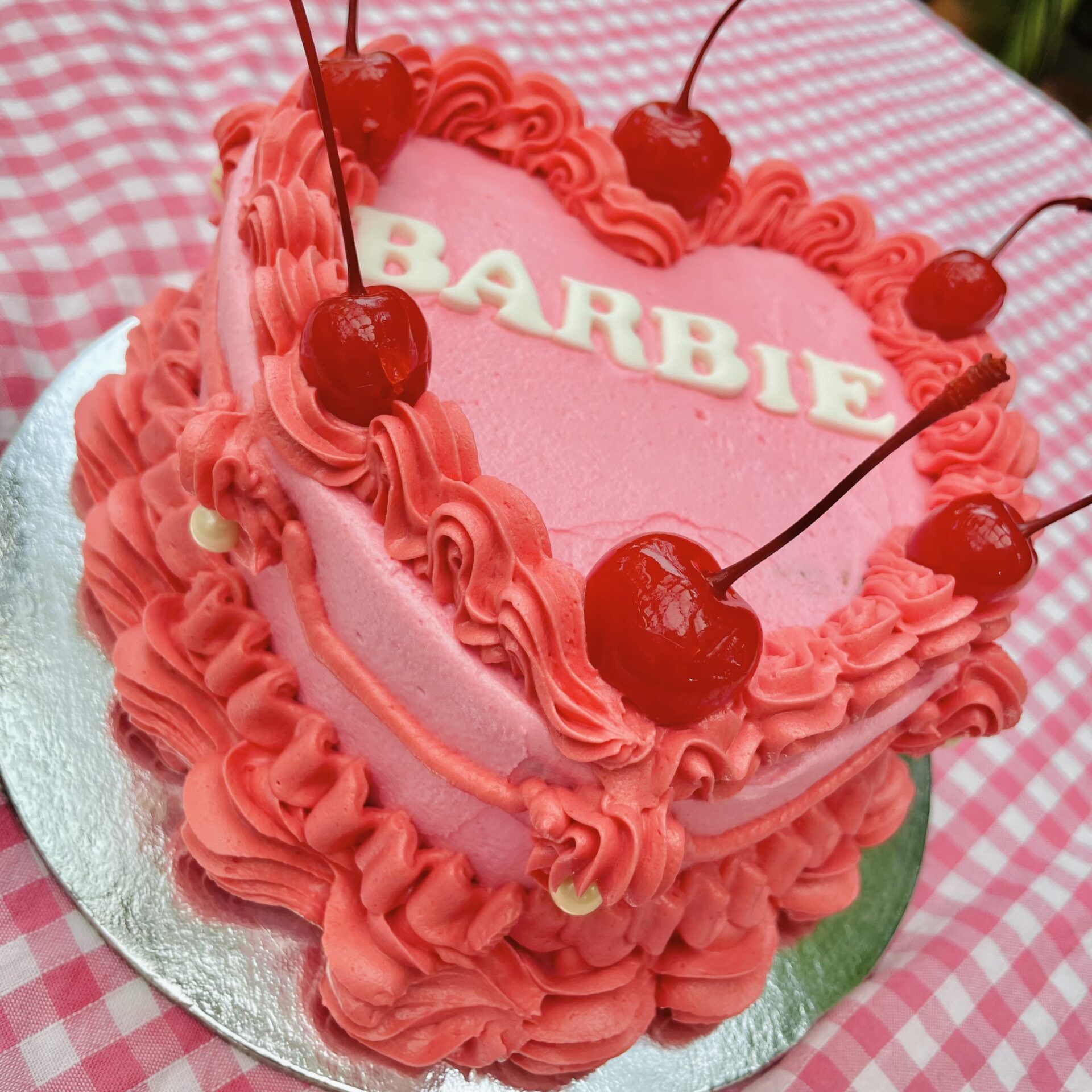 Vintage Heart Cake | Charly's Bakery