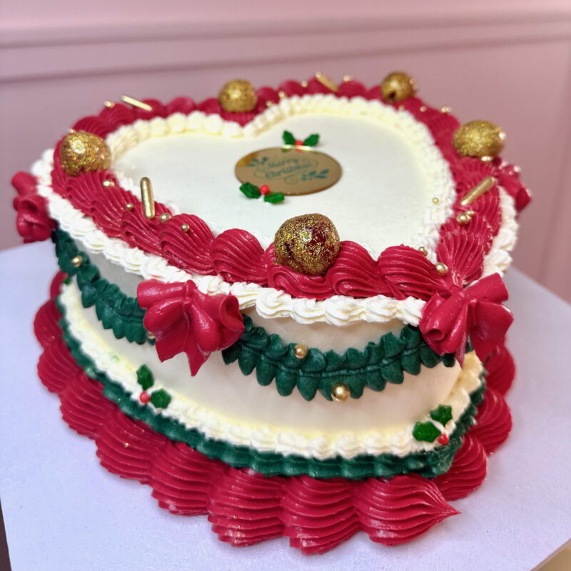 The Christmas Vintage Heart Cake