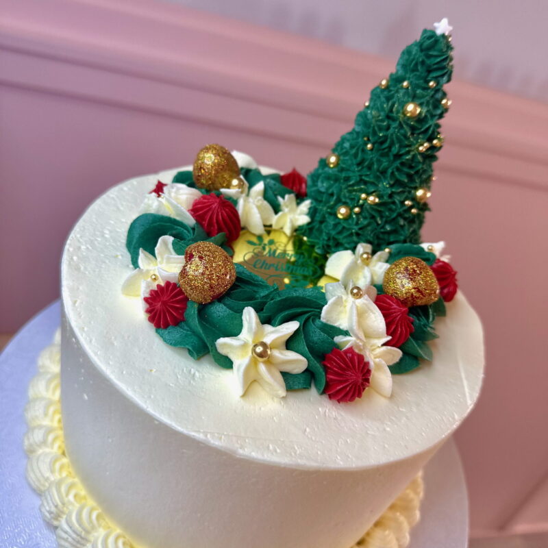 The Festive Christmas Cake