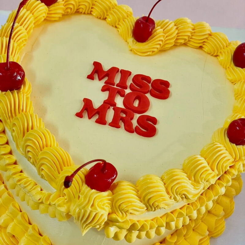 The Miss to Mrs Vintage Heart Cake