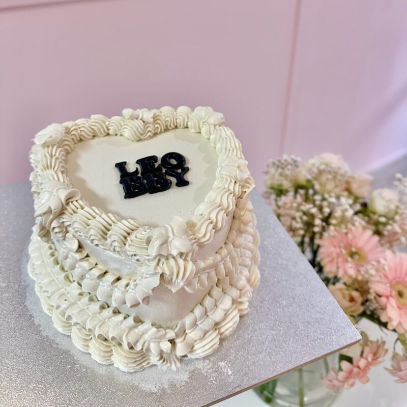 The Star Sign Vintage Heart Cake